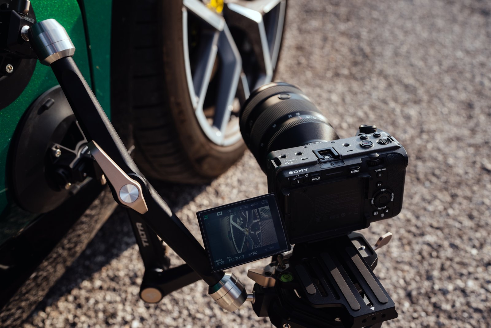 Rigging the camera