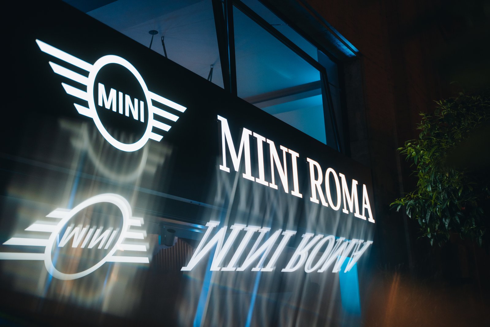 Mini Cooper · Rome — still 09