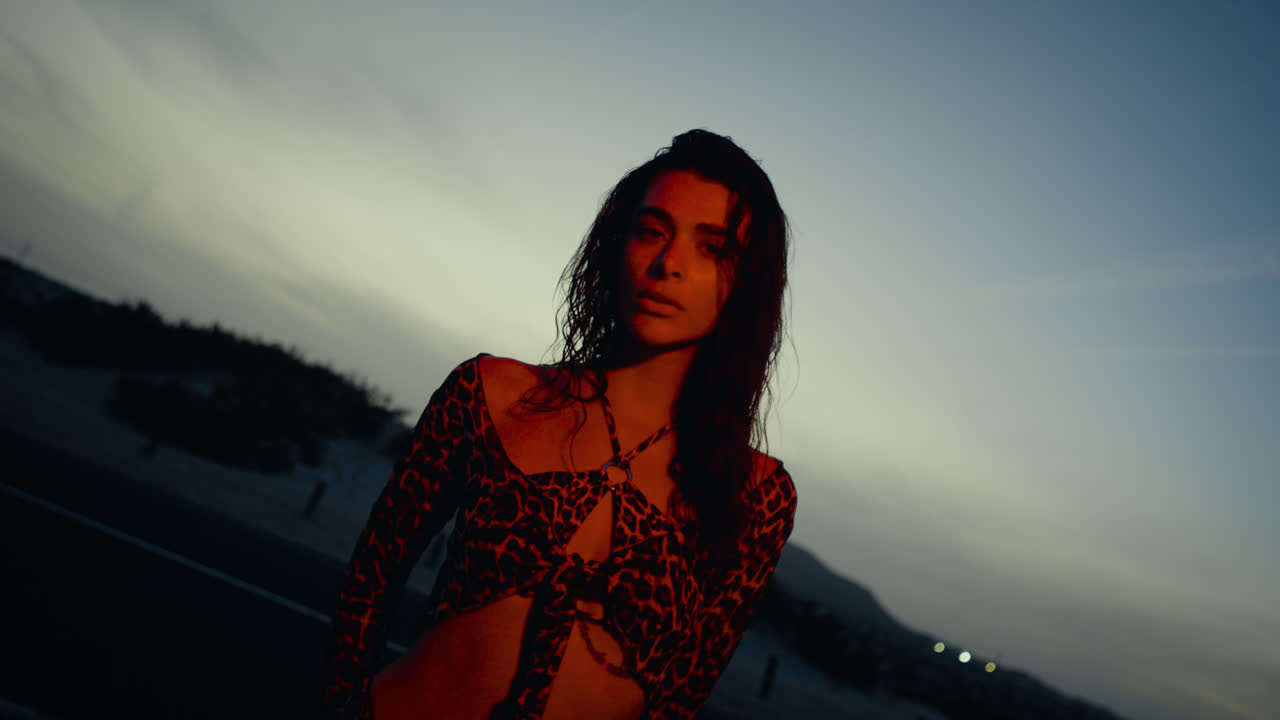 Sonten — still 16